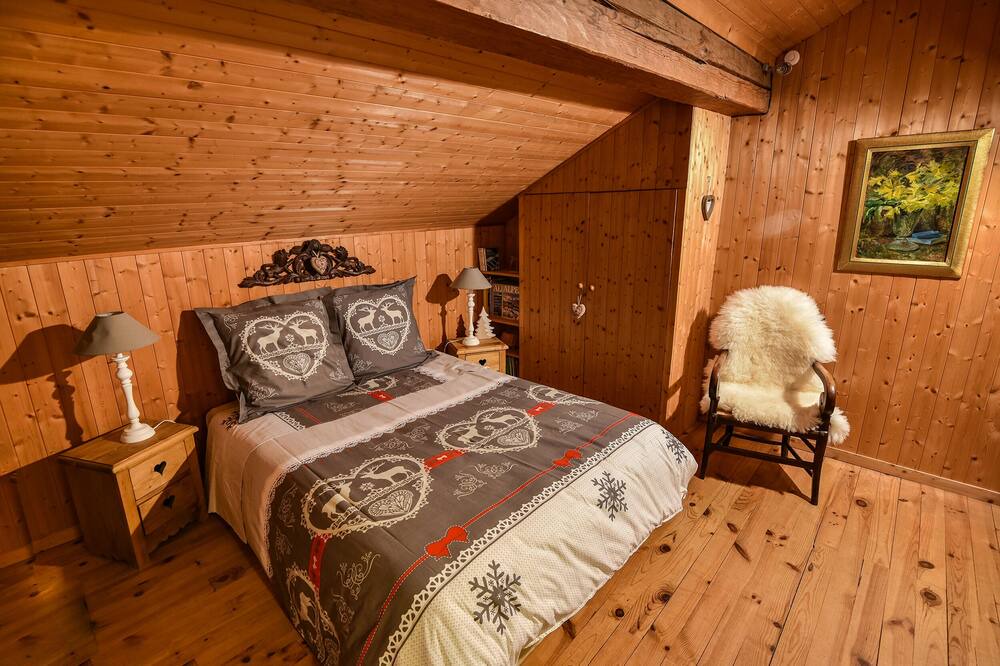 Photo of Bedroom in Thones