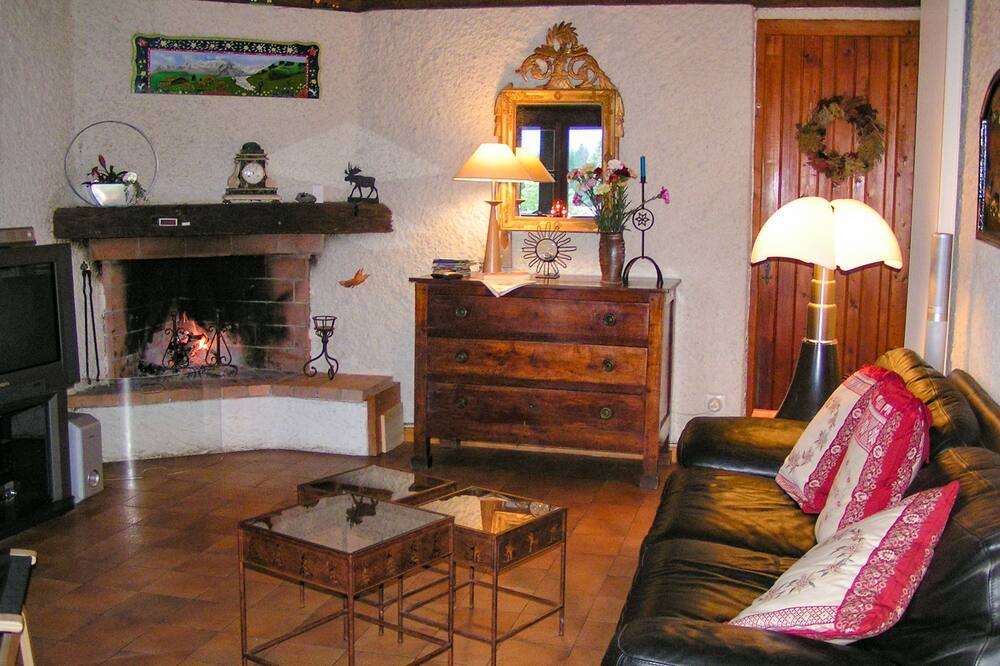 Photo of Others in Thones