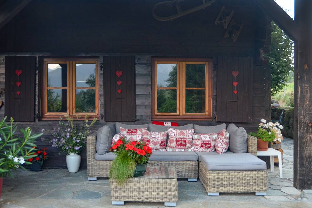 Photo of Outdoor in Thones