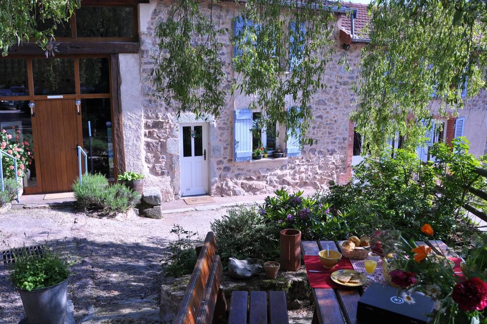 Photo of Patio Balcony in Ambierle