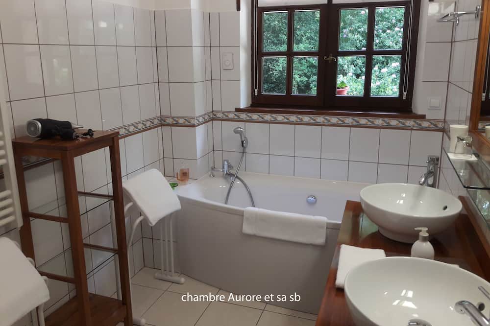 Photo of Bathroom in Lamotte-Beuvron