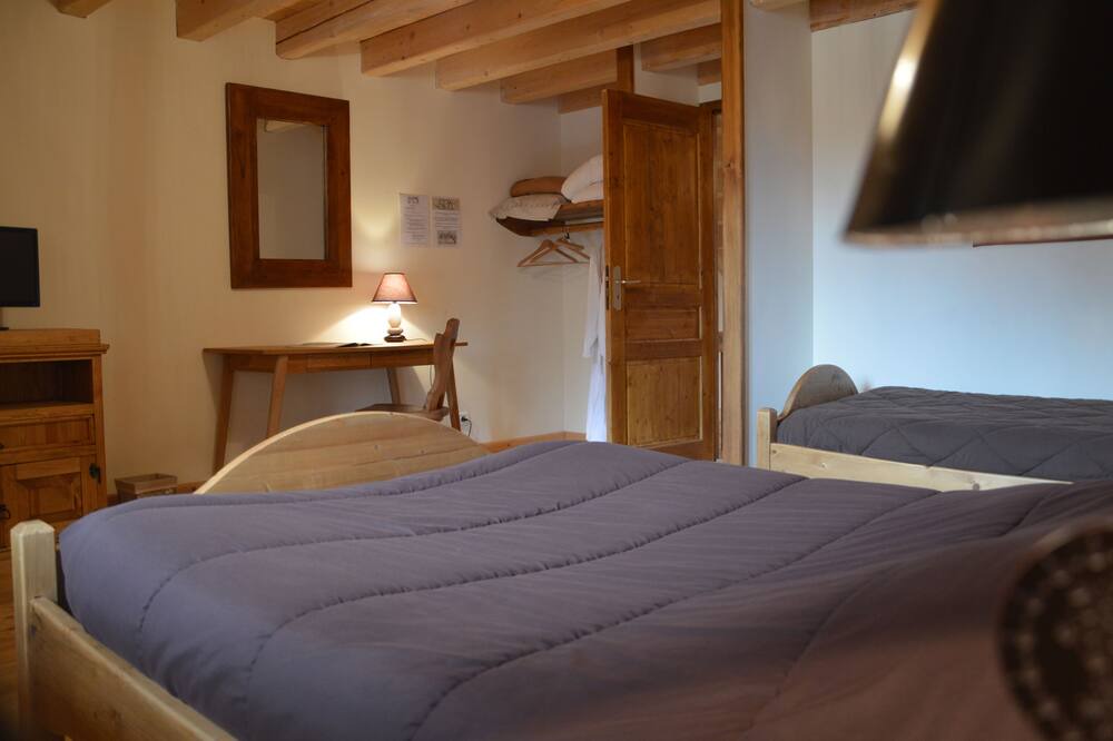 Photo of Bedroom in Saint-Eustache