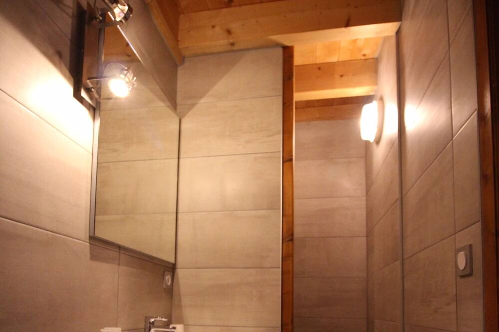 Photo of Bathroom in Saint-Eustache