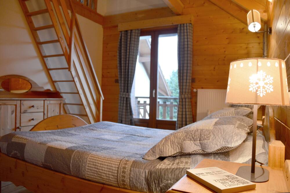 Photo of Bedroom in Saint-Eustache