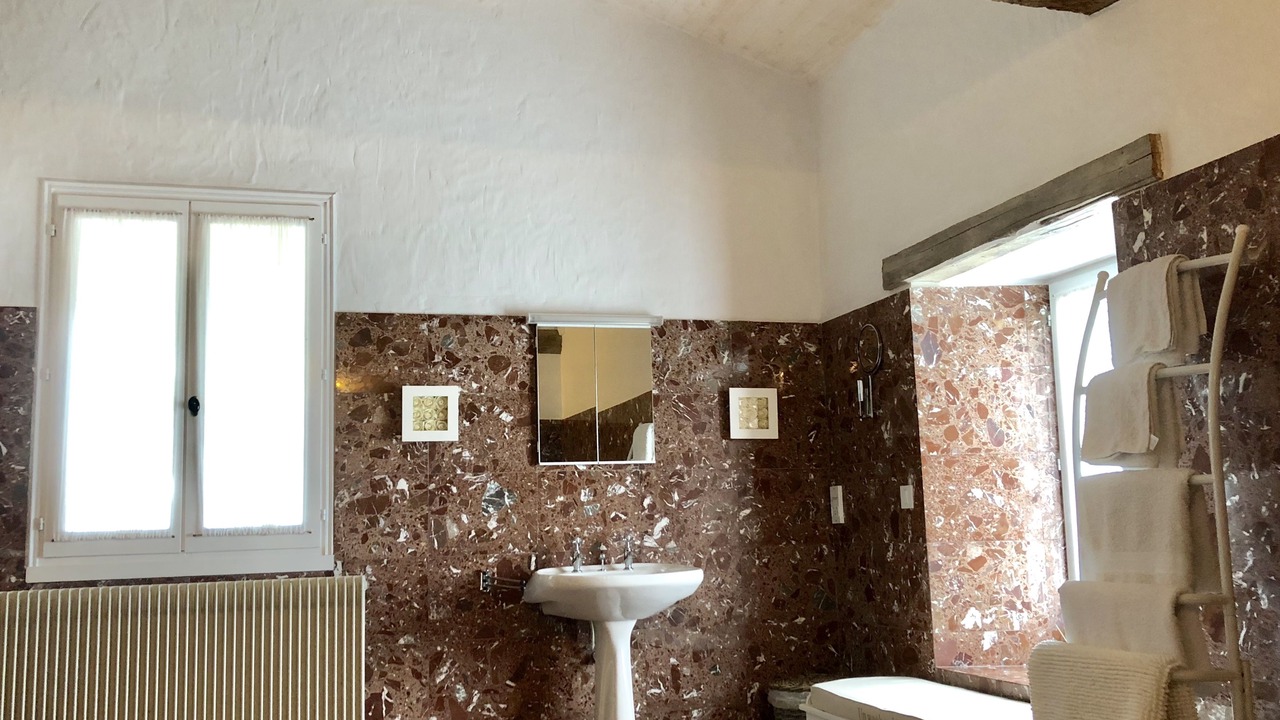 Photo of Bathroom in Auvillar