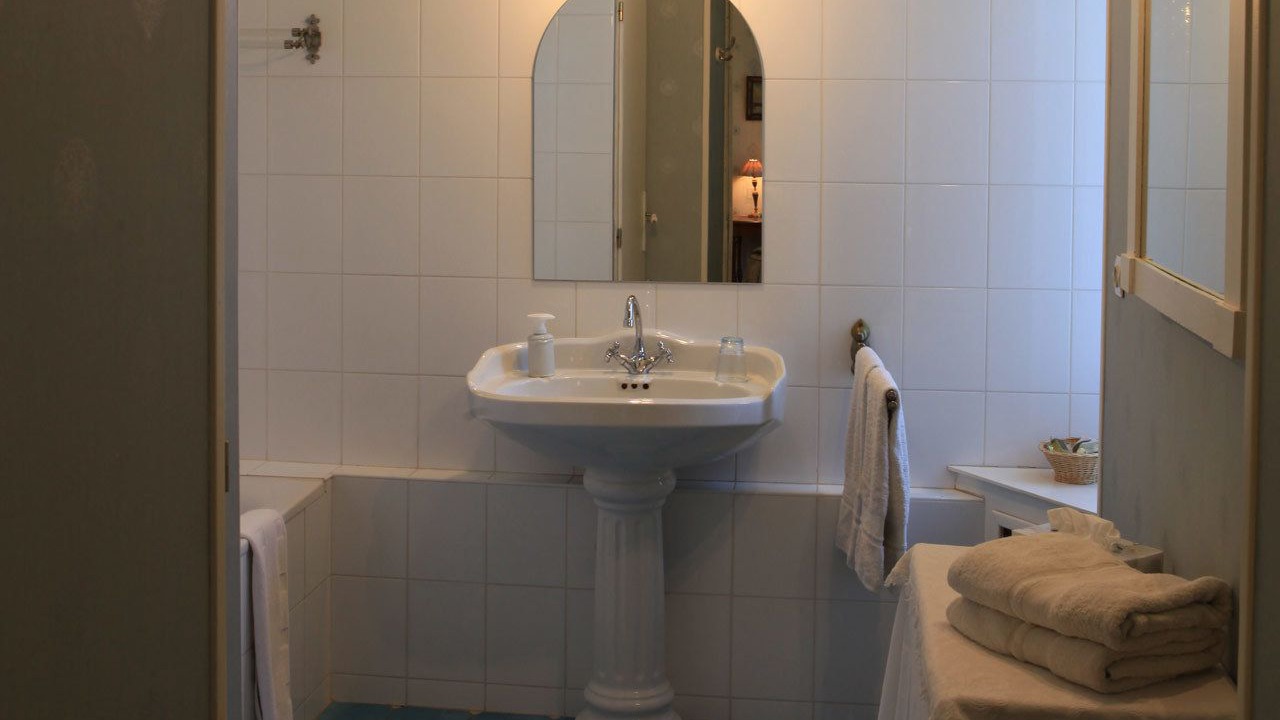 Photo of Bathroom in Ballan-Mire