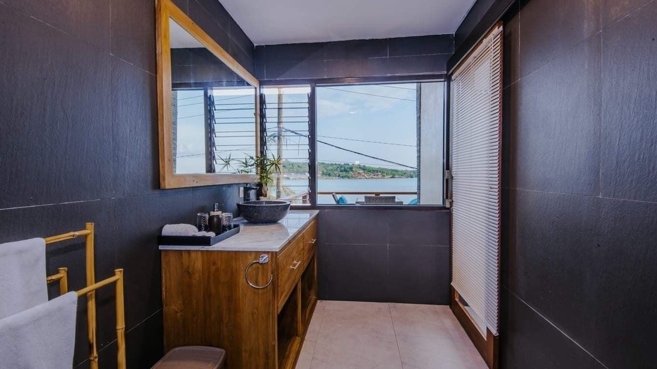 Photo of Others in Mushroom Bay