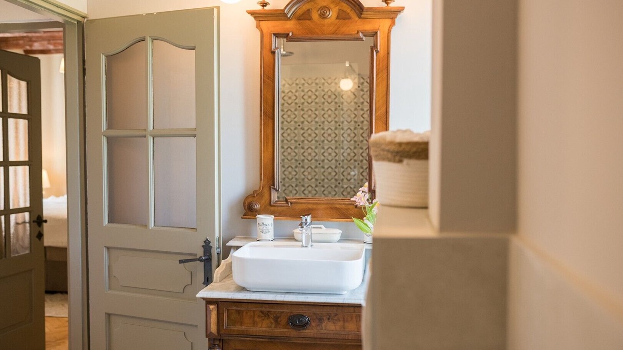 Photo of Bathroom in Flengi
