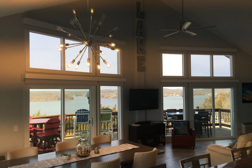 Photo of Livingroom in Osage Beach