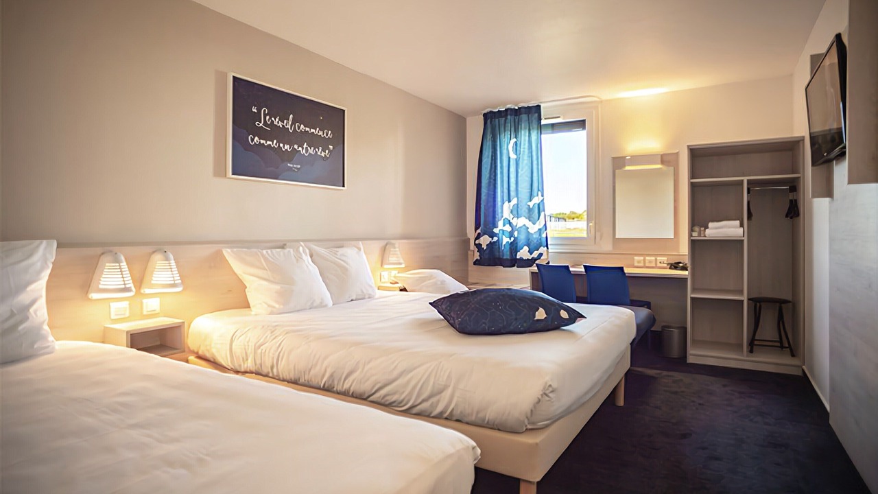 Photo of Bedroom in Saint-Saturnin