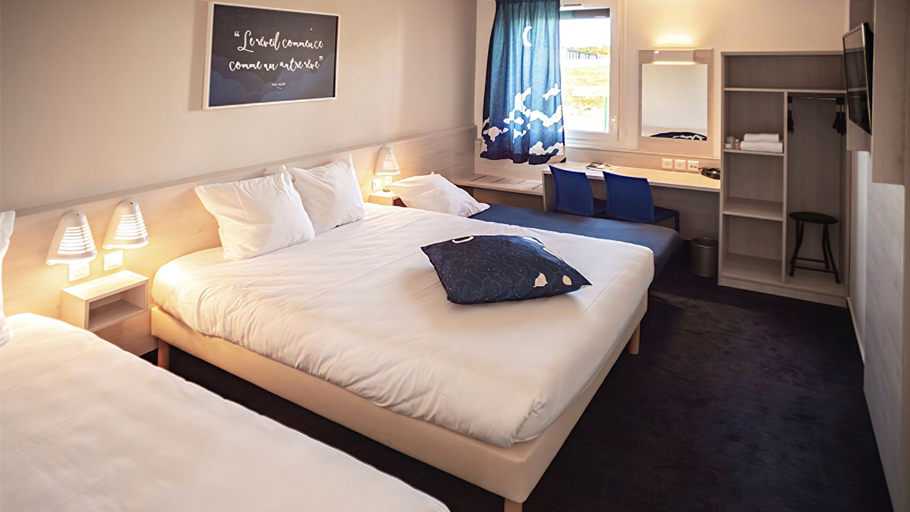 Photo of Bedroom in Saint-Saturnin