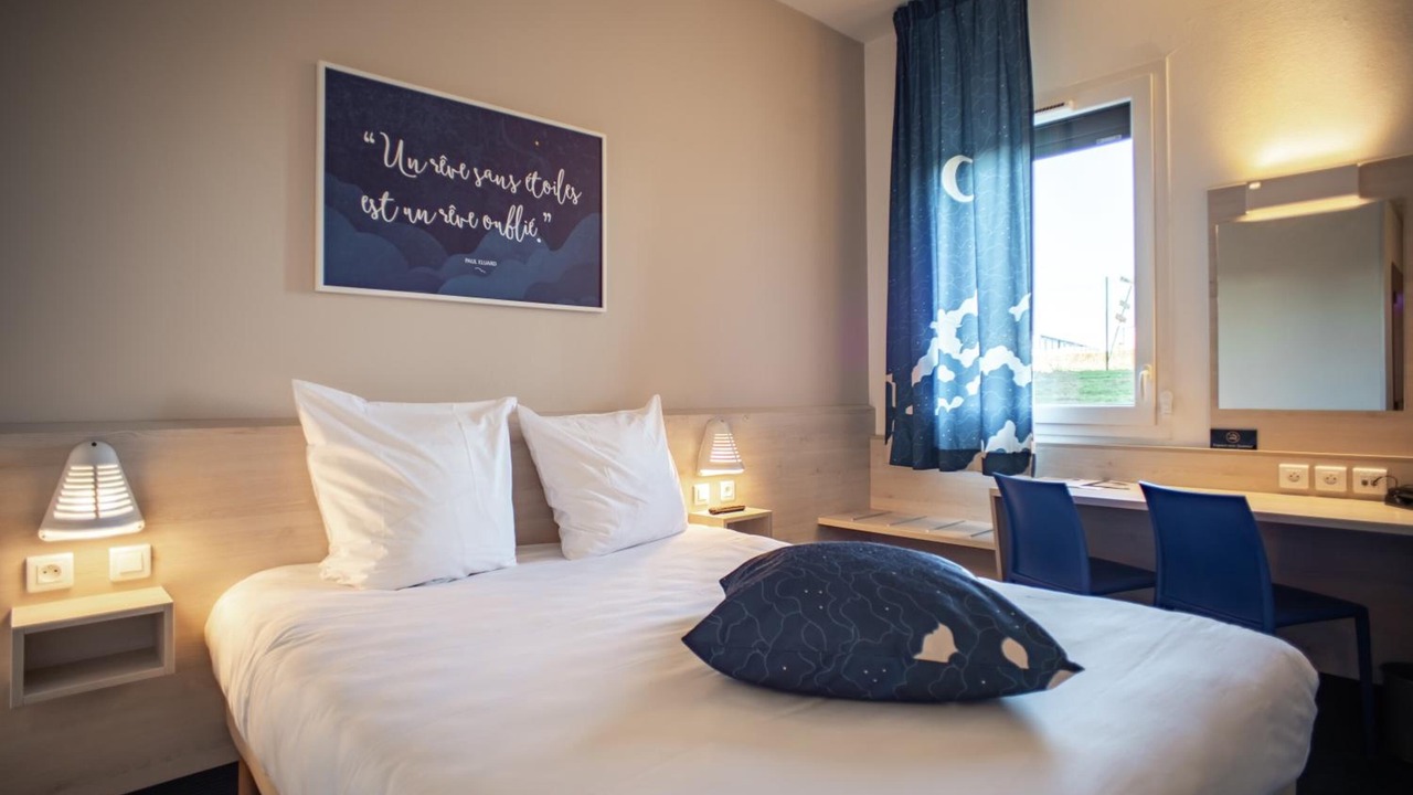 Photo of Bedroom in Saint-Saturnin