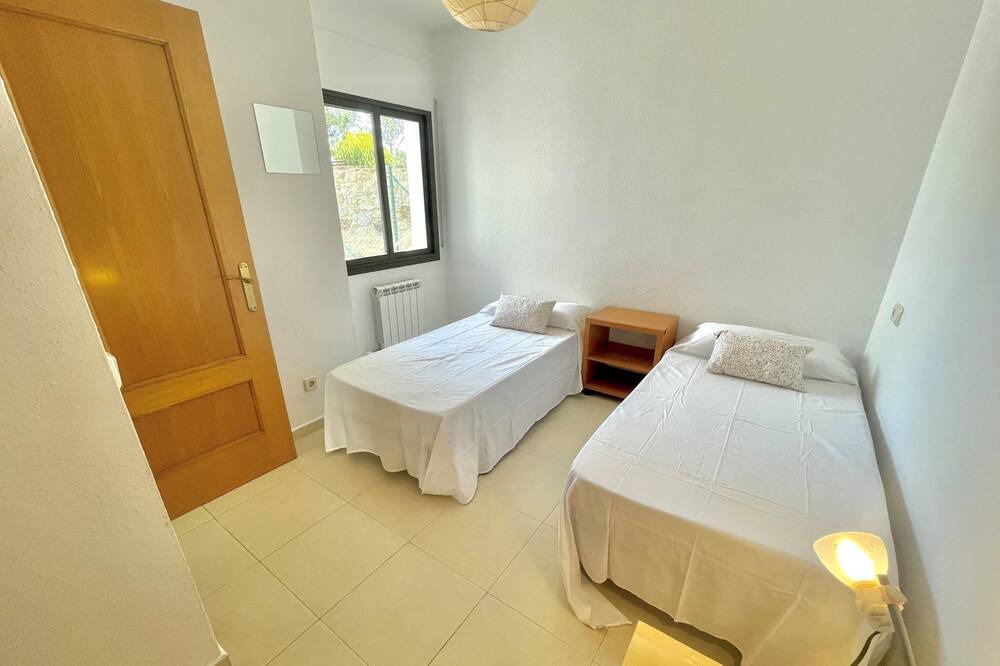 Photo of Bedroom in Roses Town Center