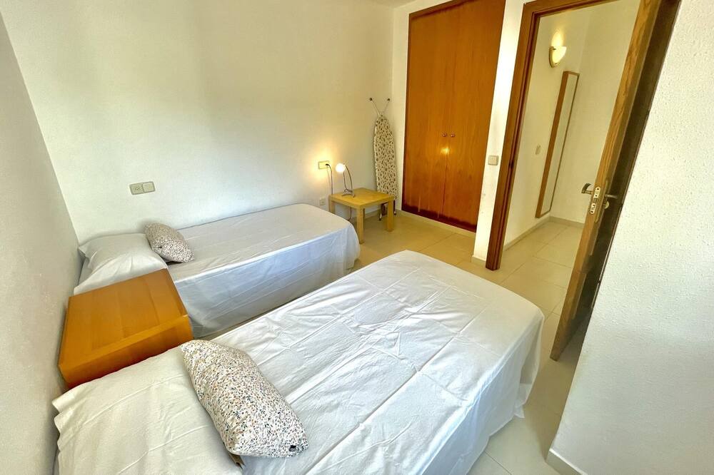 Photo of Bedroom in Roses Town Center
