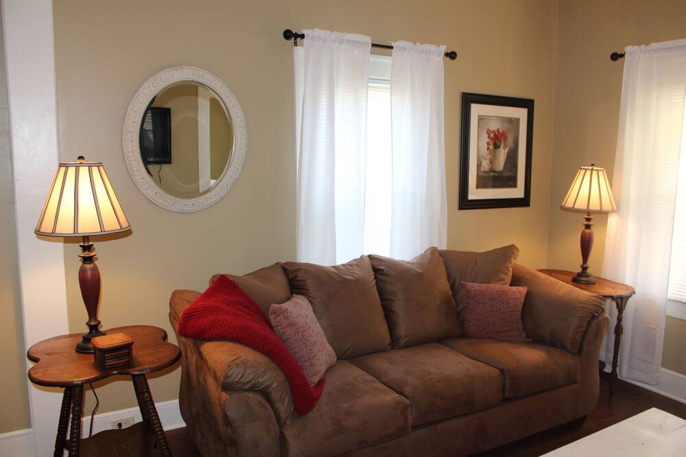 Photo of Livingroom in Bluff City