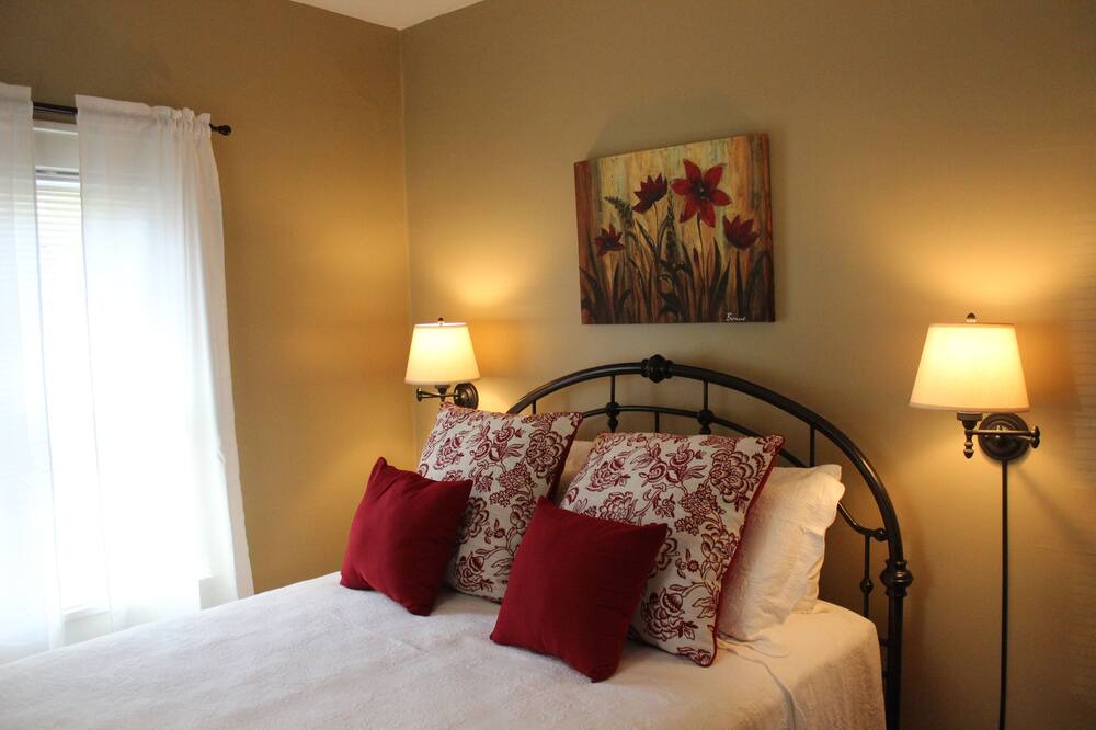 Photo of Bedroom in Bluff City