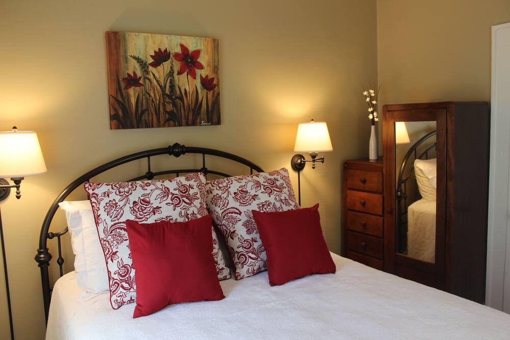 Photo of Bedroom in Bluff City