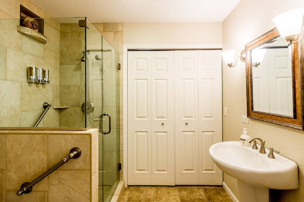 Photo of Bathroom in Fort Wayne