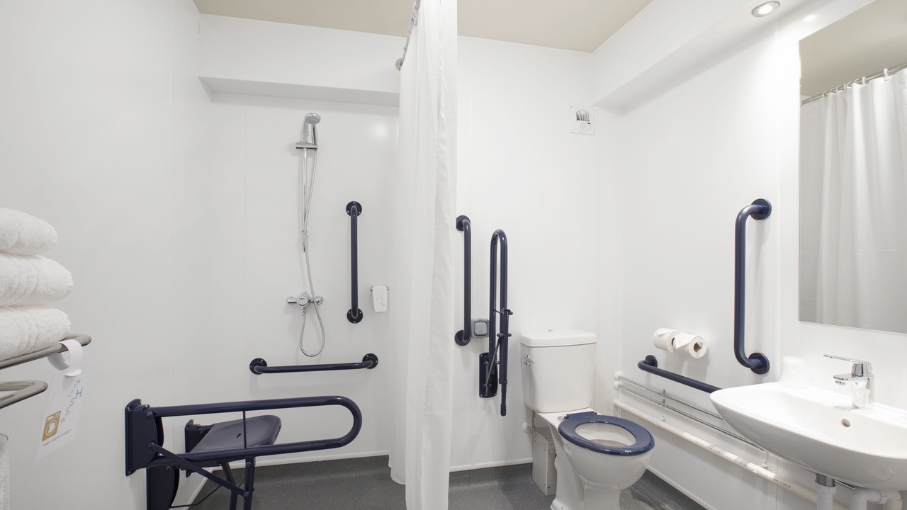 Photo of Bathroom in Ebbsfleet Valley