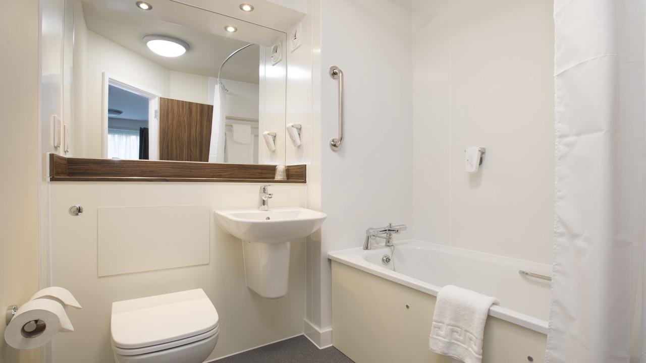 Photo of Bathroom in Ebbsfleet Valley