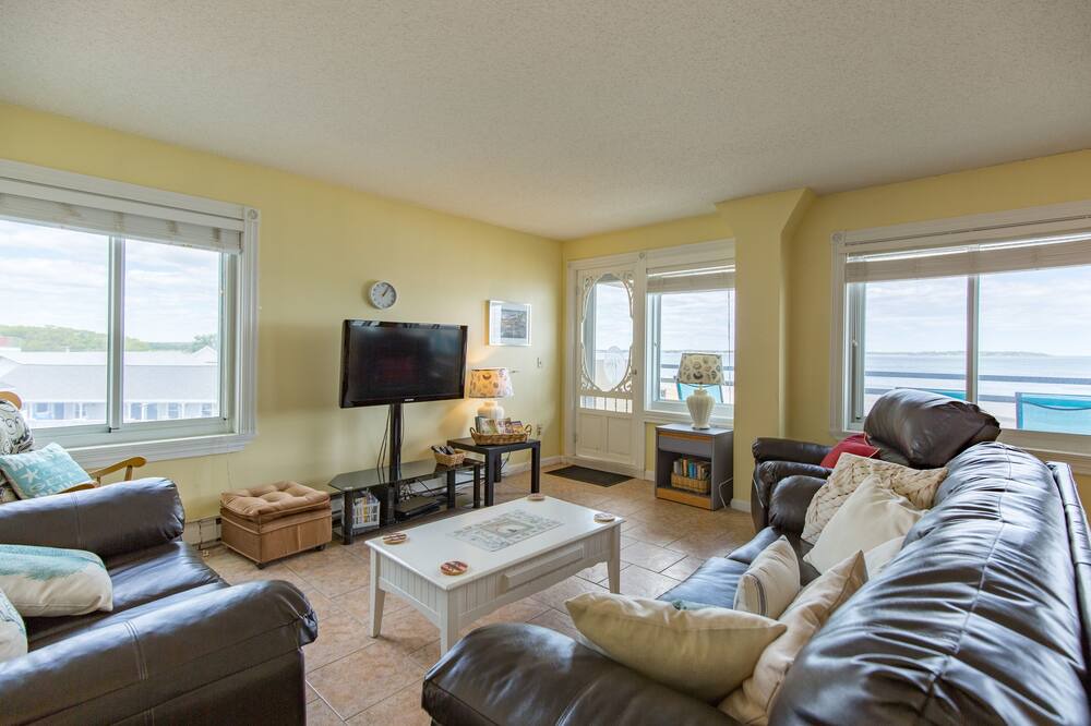 Photo of Livingroom in Old Orchard Beach