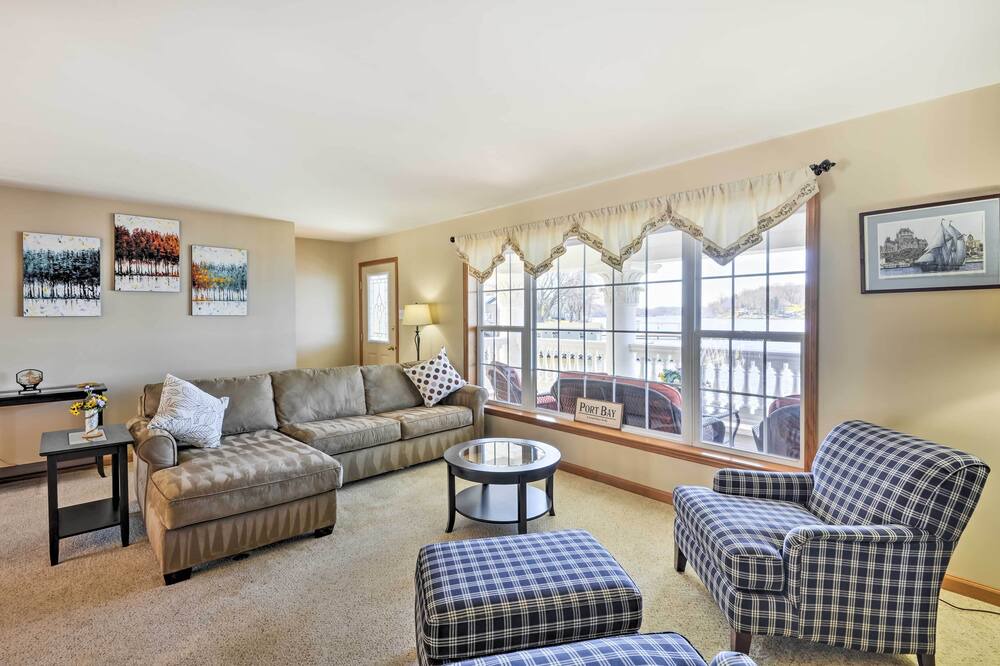 Photo of Livingroom in Wolcott