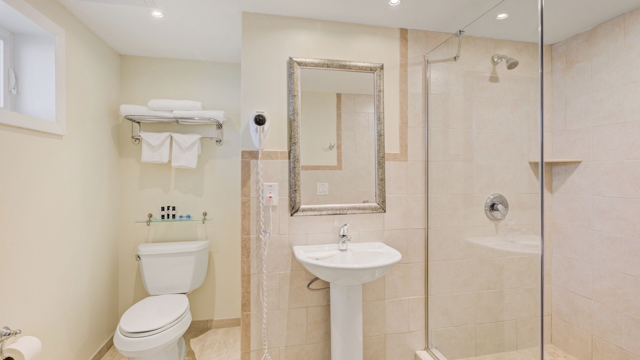 Photo of Bathroom in Avalon