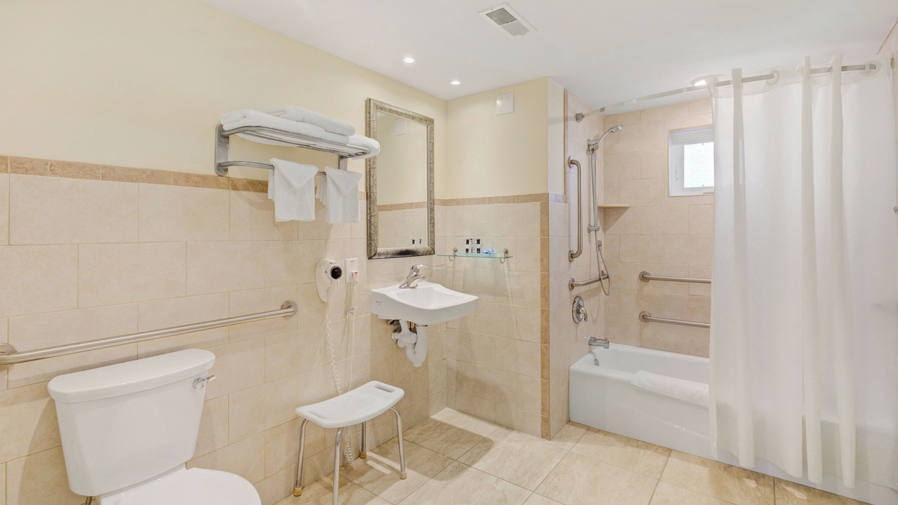 Photo of Bathroom in Avalon