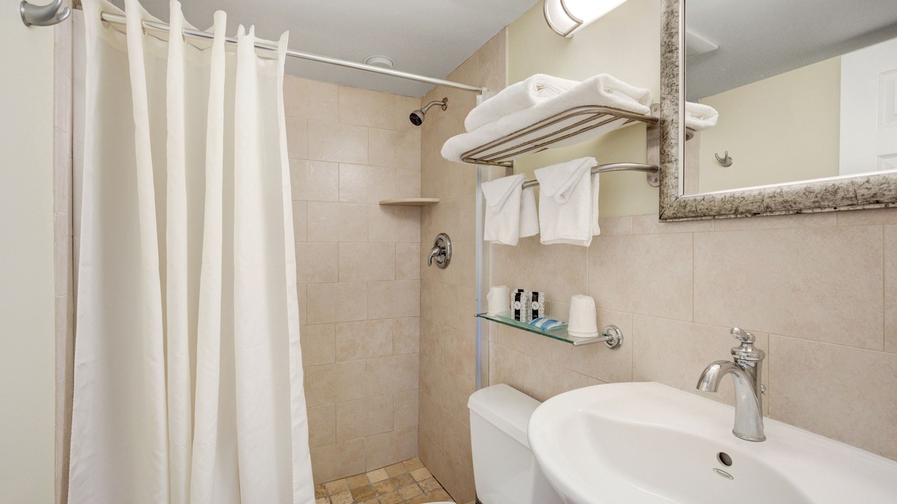 Photo of Bathroom in Avalon