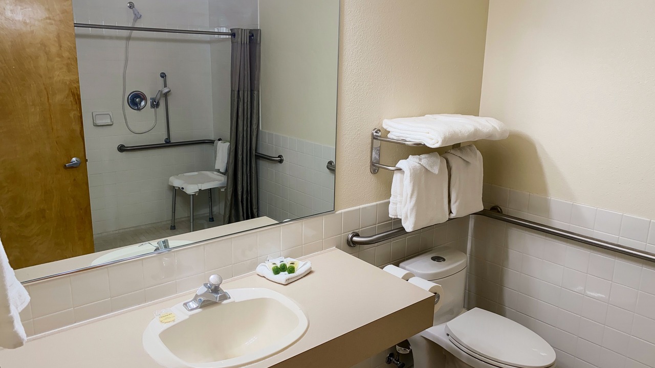 Photo of Others in Sisters