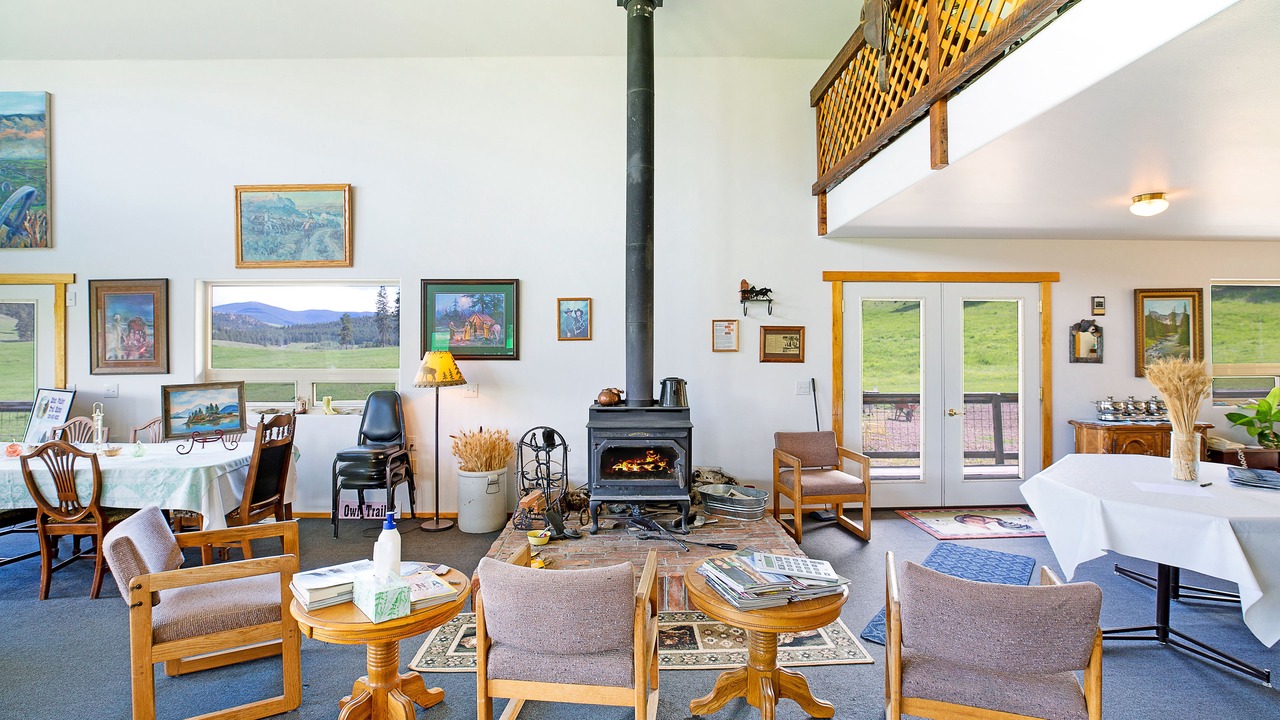 Photo of Livingroom in Oroville