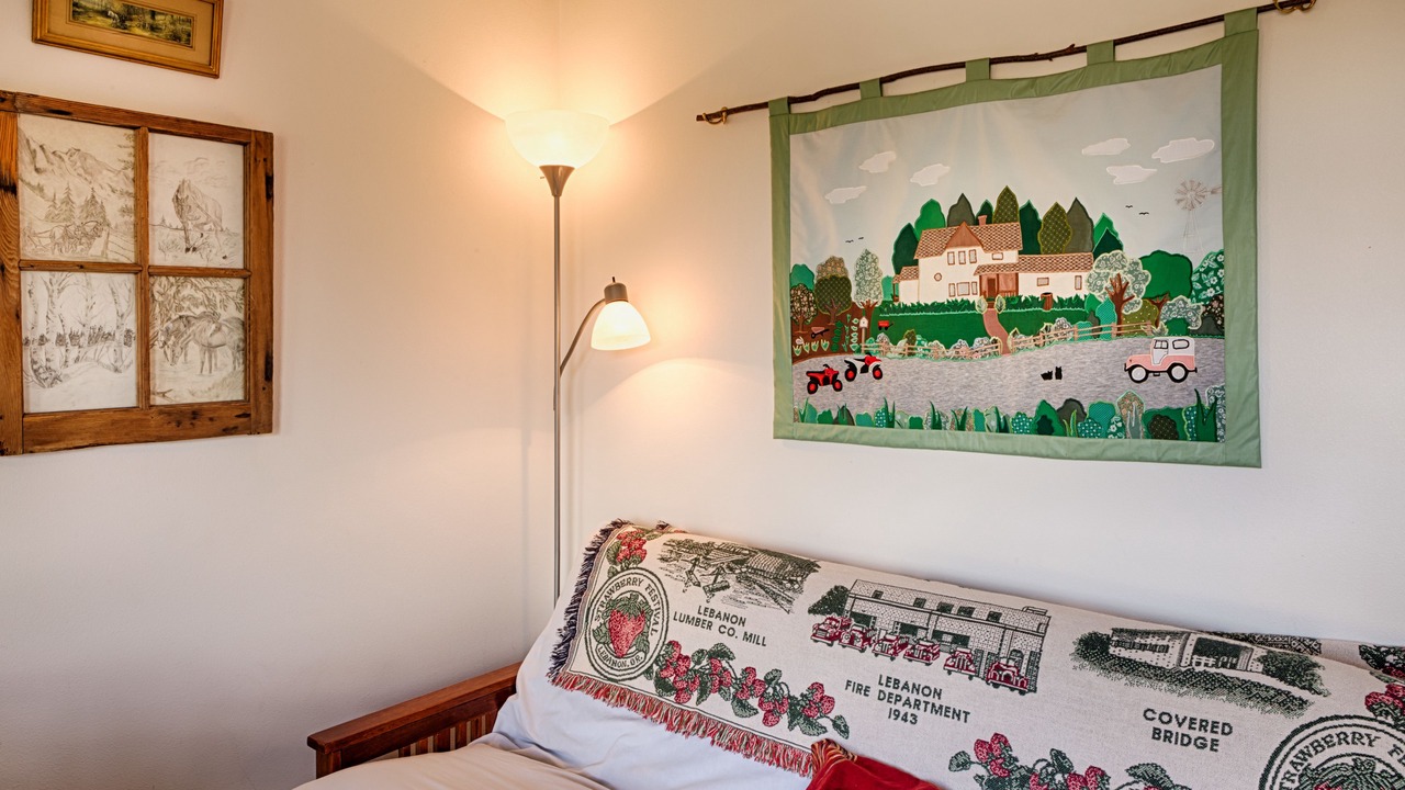 Photo of Livingroom in Oroville