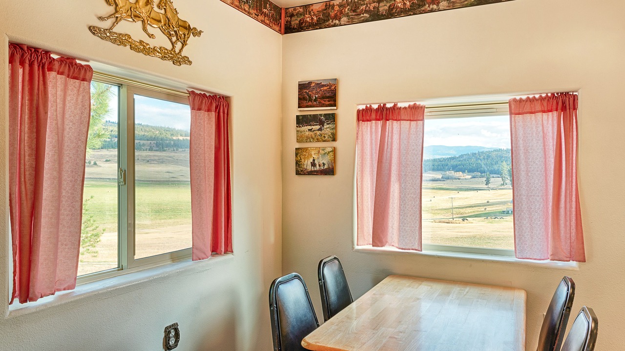 Photo of Livingroom in Oroville