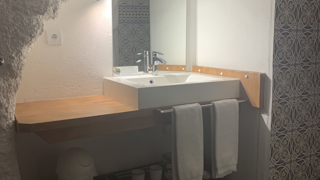 Photo of Bathroom in Thuir