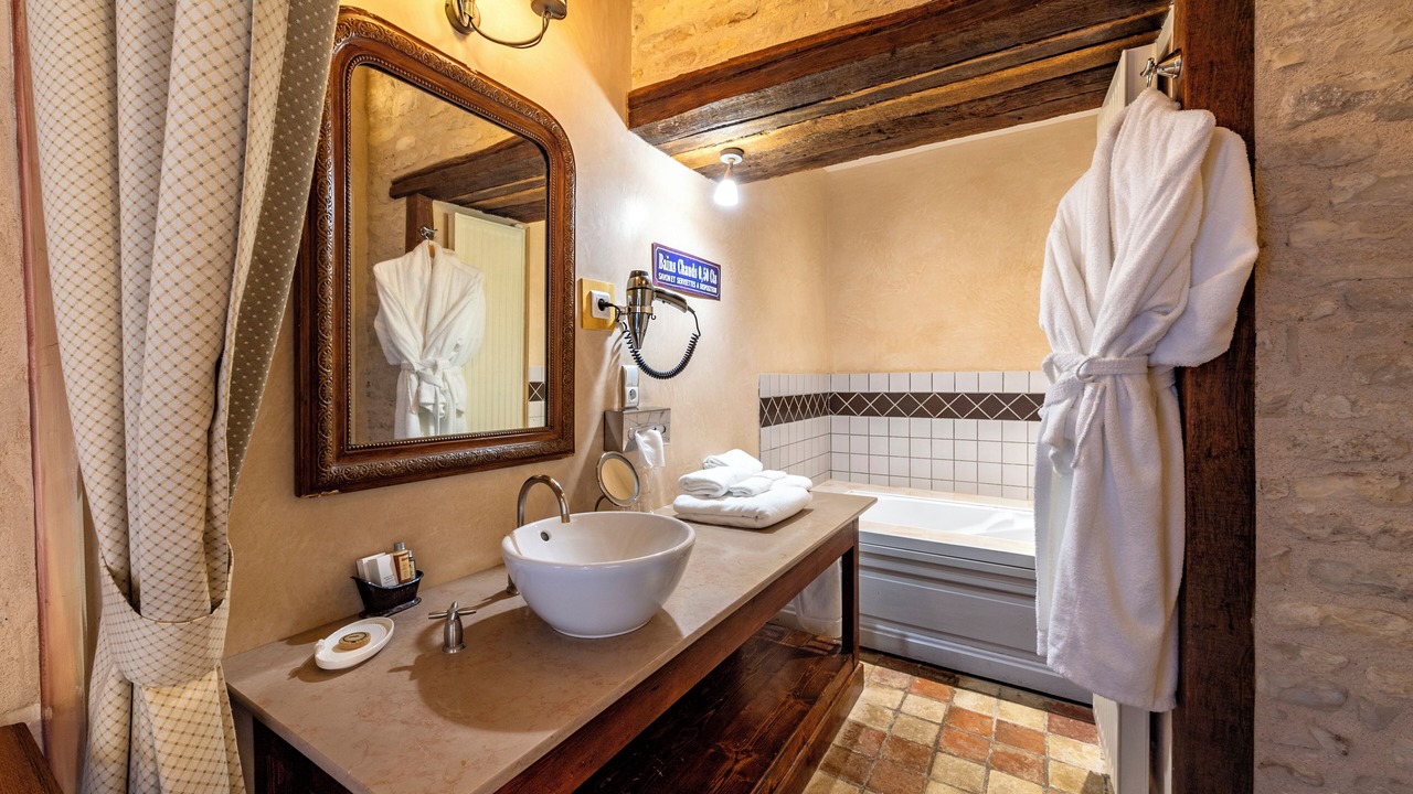 Photo of Bathroom in Nitry