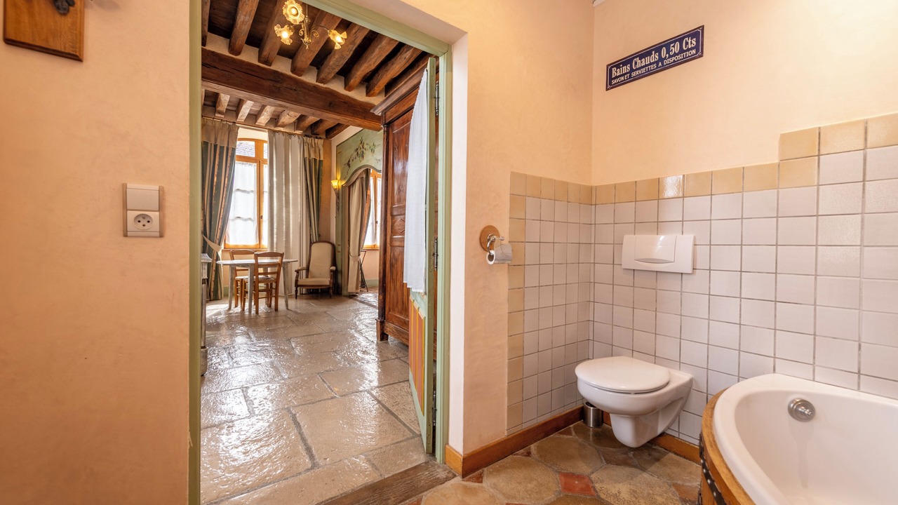 Photo of Bathroom in Nitry