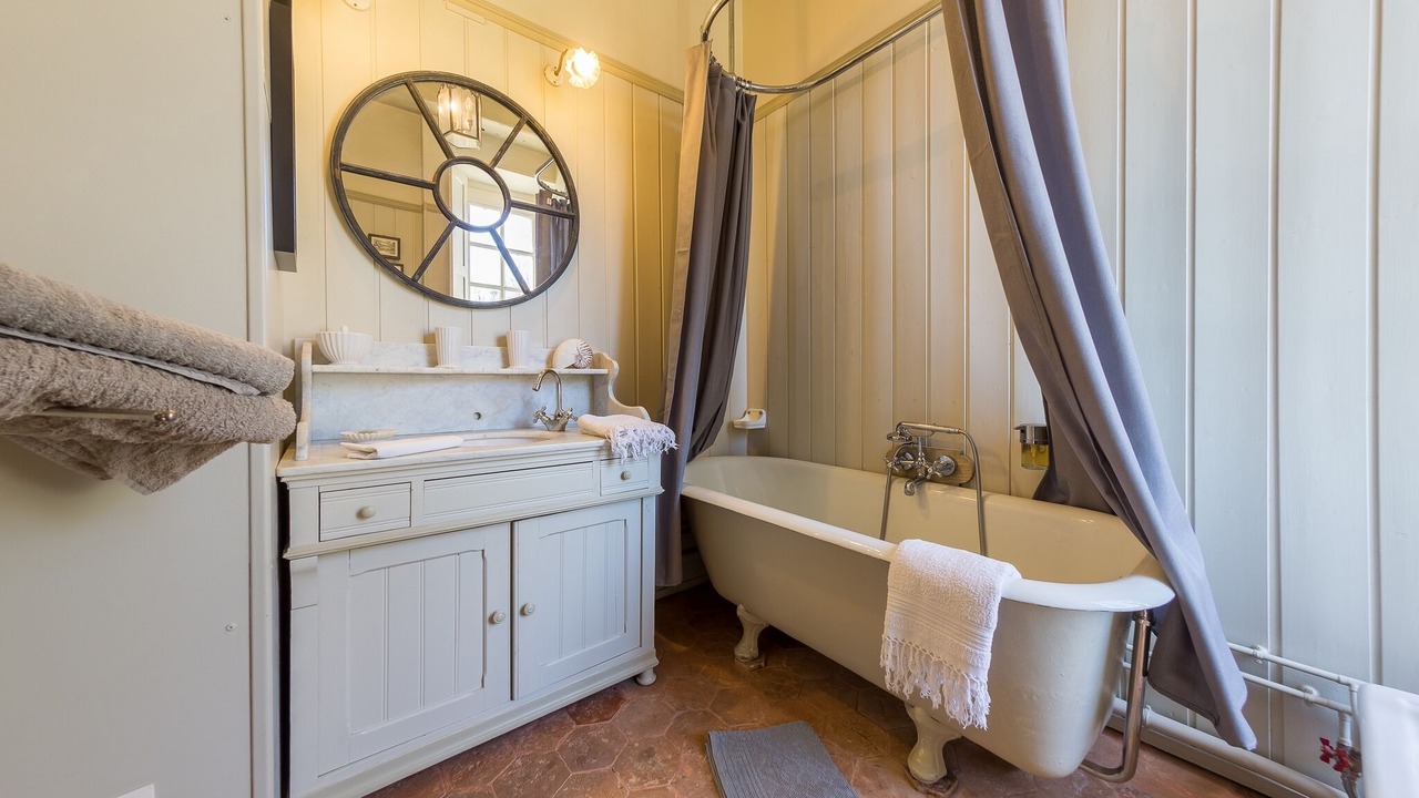 Photo of Bathroom in Saint-Paterne-Racan