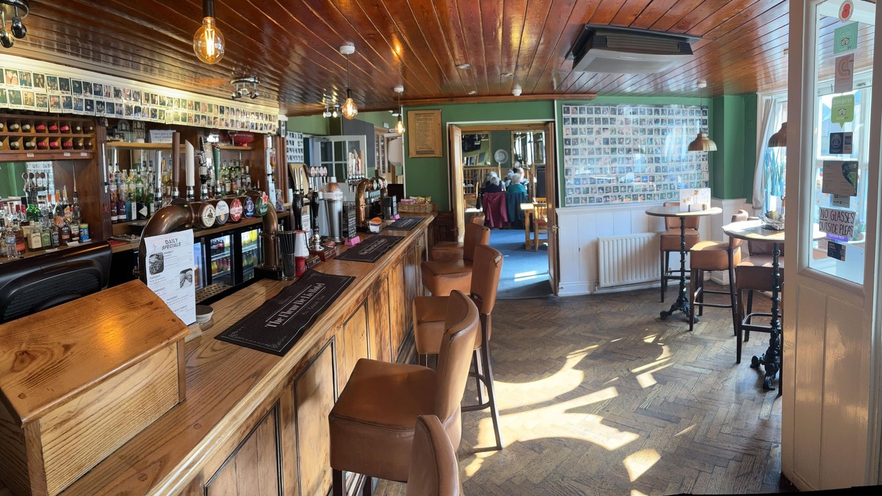 Photo of Others in Sandwich