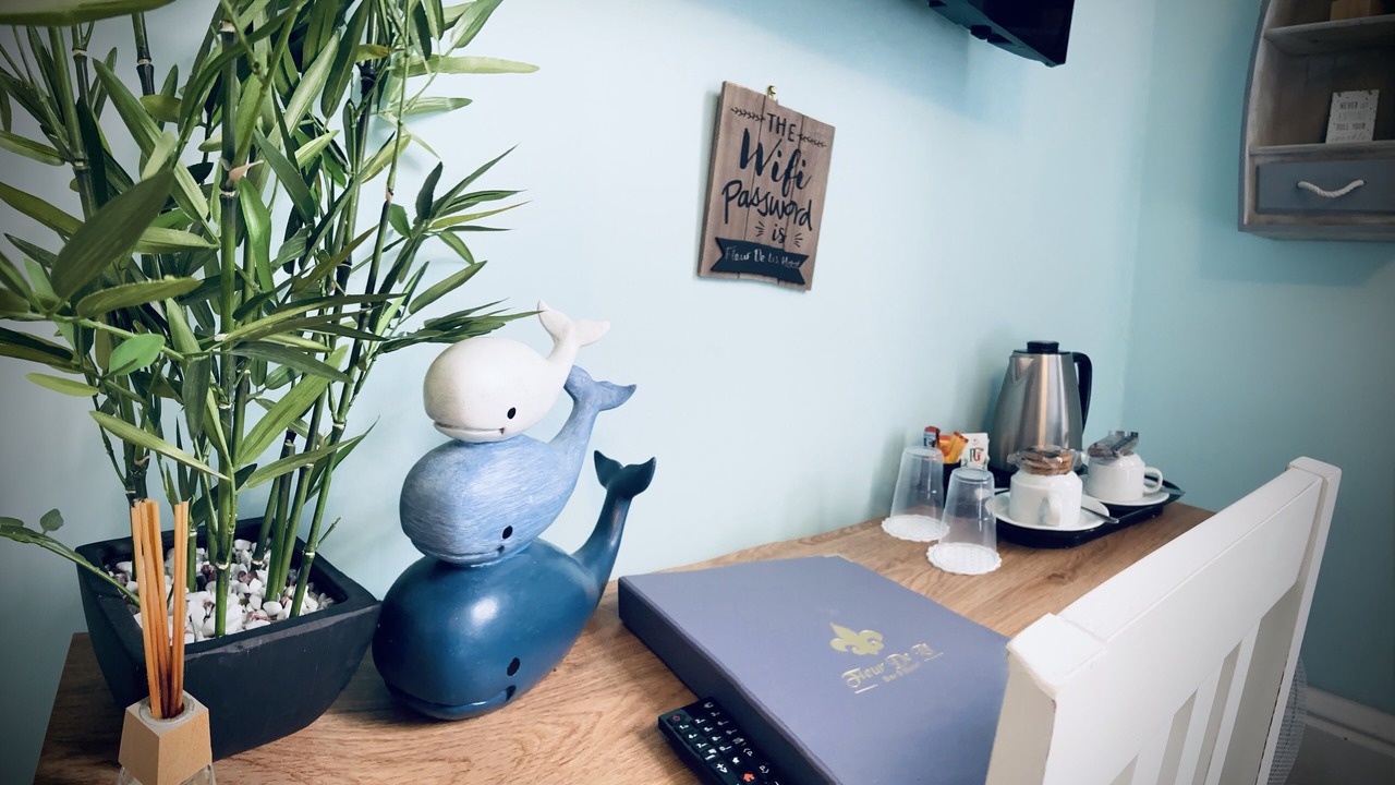 Photo of Others in Sandwich