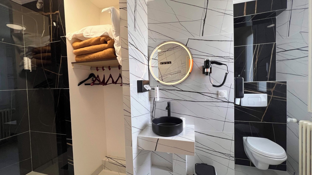 Photo of Bathroom in Vierzon