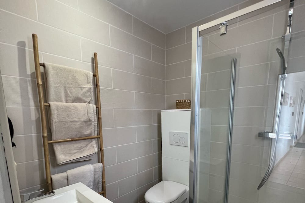 Photo of Bathroom in Fiennes