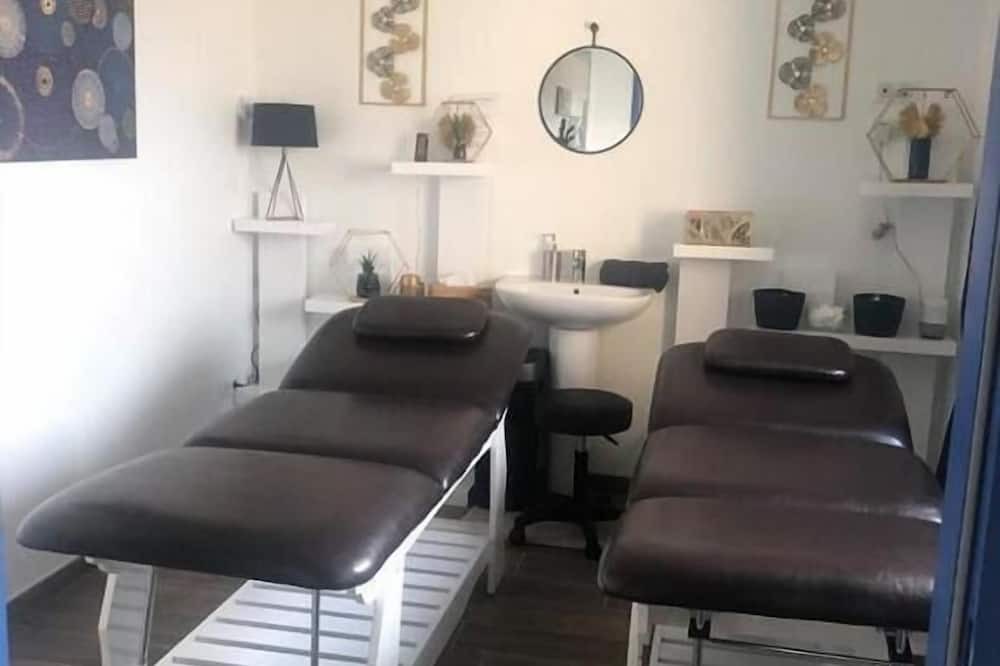 Photo of Others in Fiennes