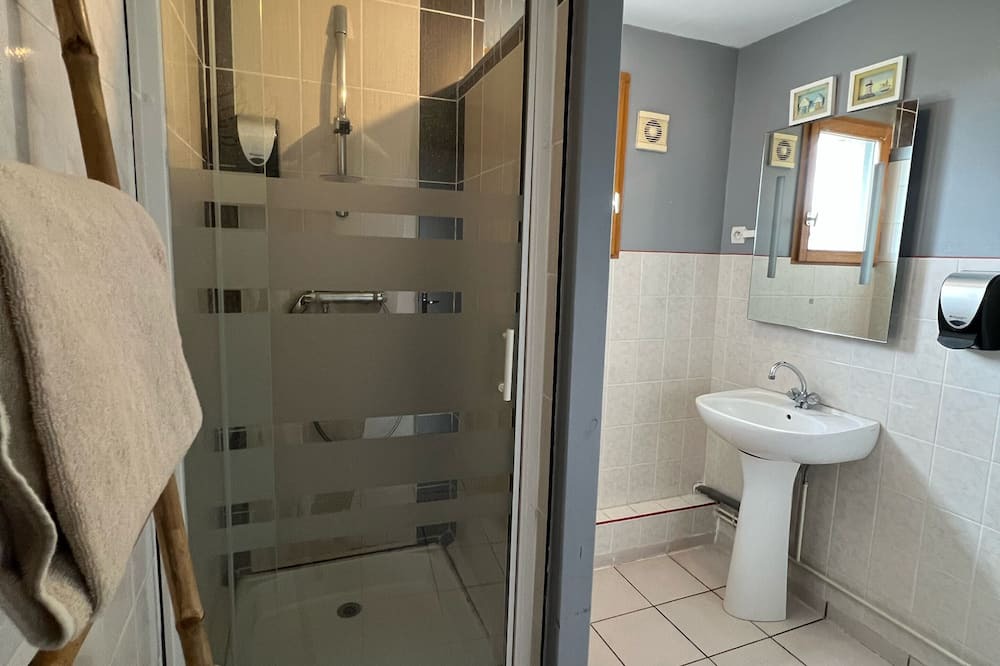 Photo of Bathroom in Fiennes