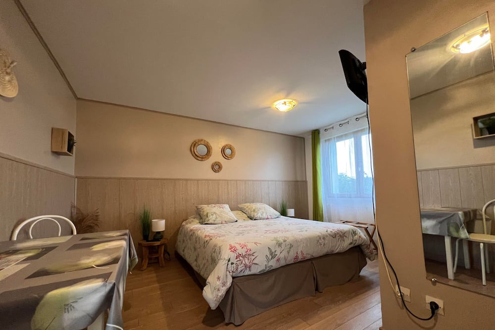 Photo of Bedroom in Fiennes