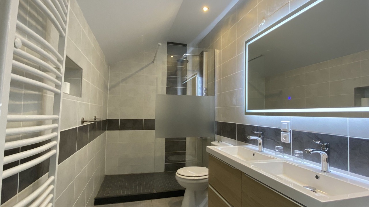 Photo of Bathroom in Xouaxange