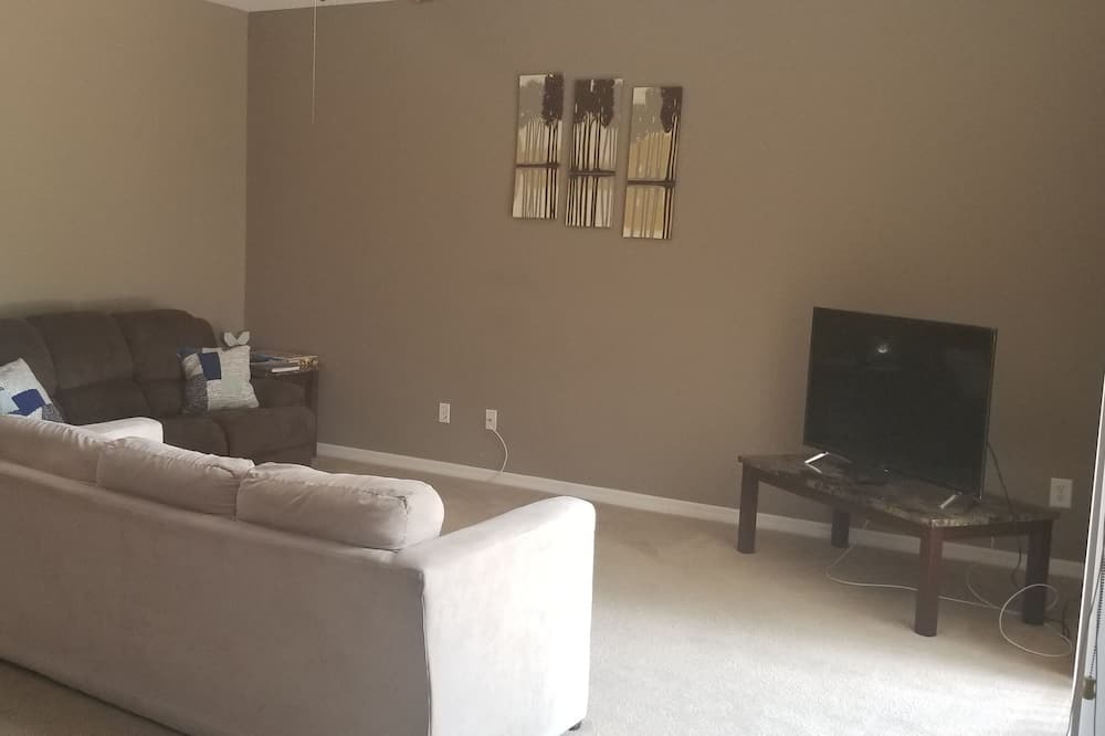 Photo of Livingroom in Northside