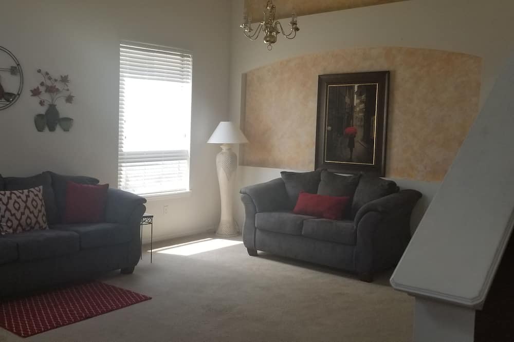 Photo of Livingroom in Northside