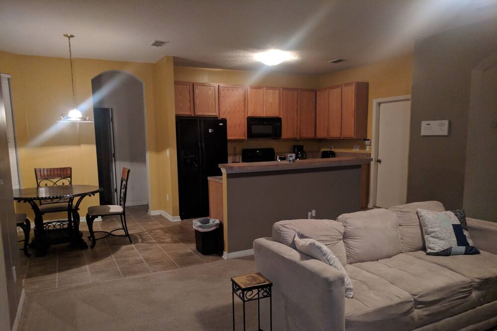 Photo of Livingroom in Northside