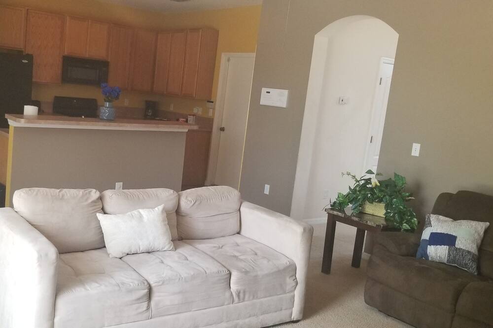 Photo of Livingroom in Northside