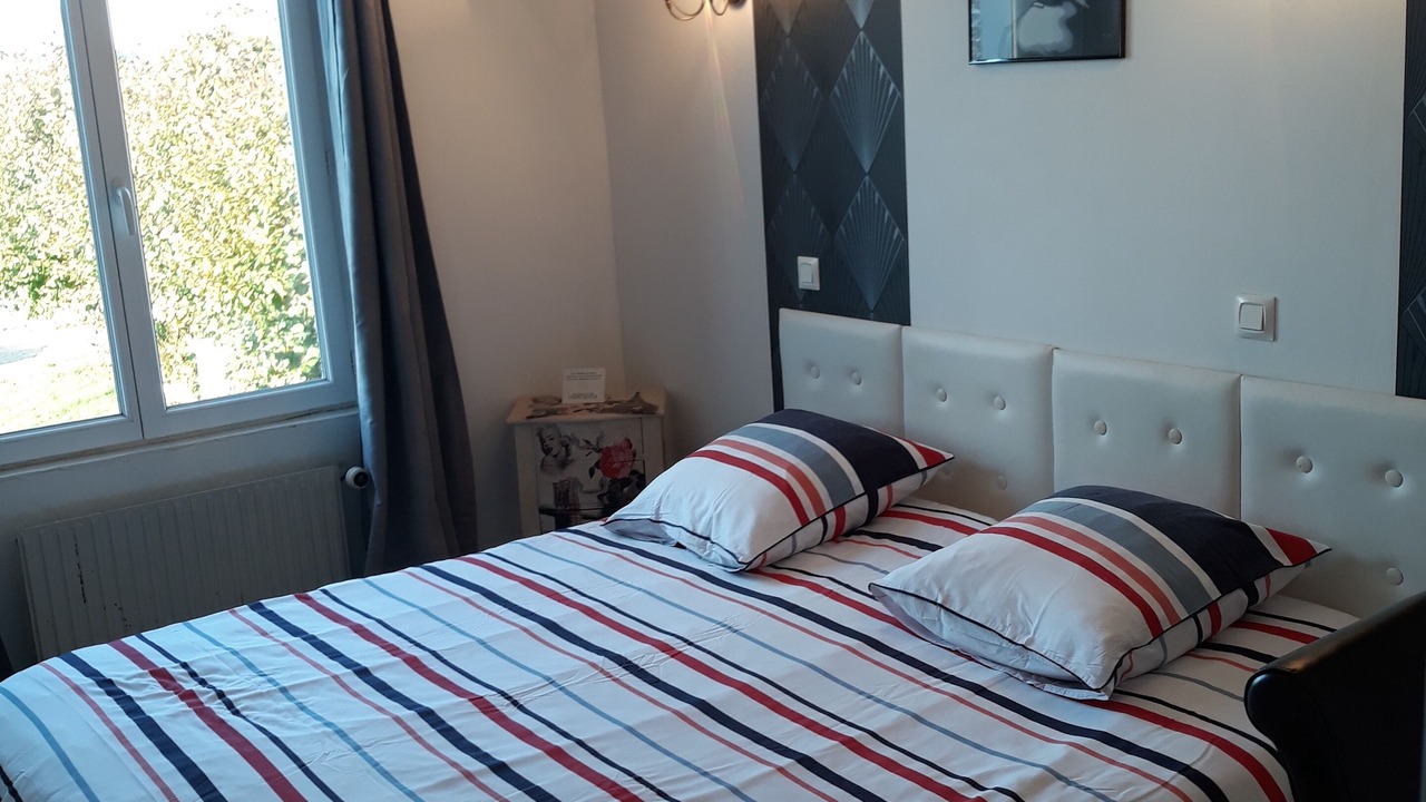 Photo of Bedroom in Sainte-Gauburge-Sainte-Colombe